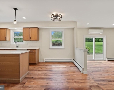 1324 Quarry Hall Road - Photo Thumbnail 7