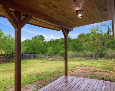 1841 Twin Oaks - Photo Thumbnail 16