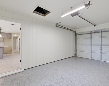 1841 Twin Oaks - Photo Thumbnail 15