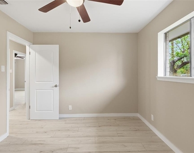 1841 Twin Oaks - Photo Thumbnail 10