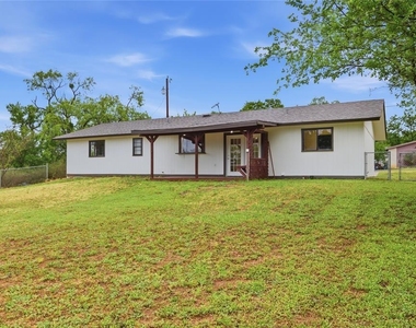 1841 Twin Oaks - Photo Thumbnail 18