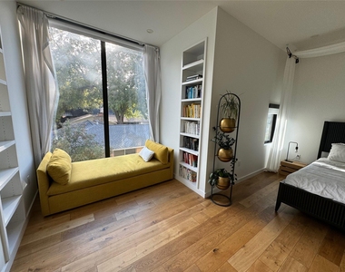1713 Bluebonnet Ln - Photo Thumbnail 12