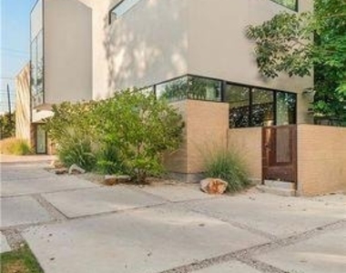 1713 Bluebonnet Ln - Photo Thumbnail 26