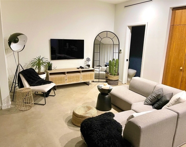 1713 Bluebonnet Ln - Photo Thumbnail 3