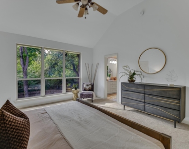 701 Oaklands Dr - Photo Thumbnail 11