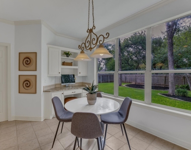701 Oaklands Dr - Photo Thumbnail 25