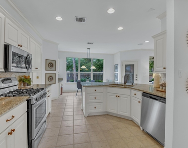 701 Oaklands Dr - Photo Thumbnail 29