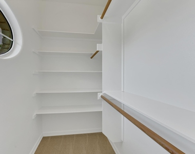 701 Oaklands Dr - Photo Thumbnail 8