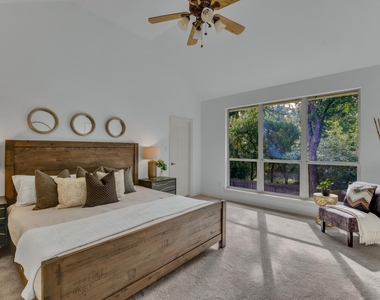 701 Oaklands Dr - Photo Thumbnail 12