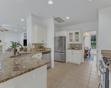 701 Oaklands Dr - Photo Thumbnail 27