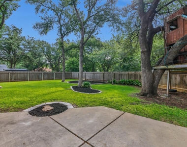 701 Oaklands Dr - Photo Thumbnail 34