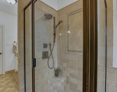 701 Oaklands Dr - Photo Thumbnail 13
