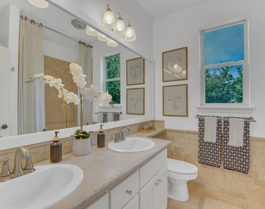 701 Oaklands Dr - Photo Thumbnail 9