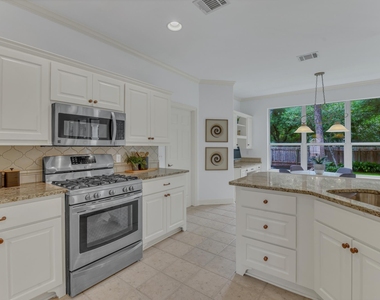 701 Oaklands Dr - Photo Thumbnail 28
