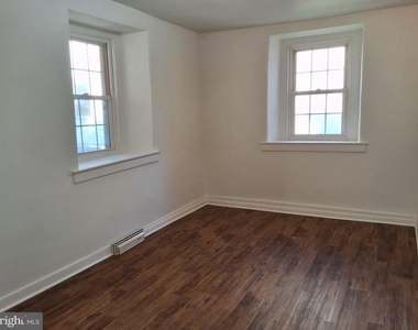 1579 Main Street - Photo Thumbnail 4
