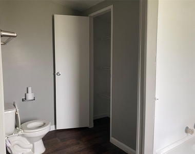 110 Thomas Park Dr - Photo Thumbnail 14
