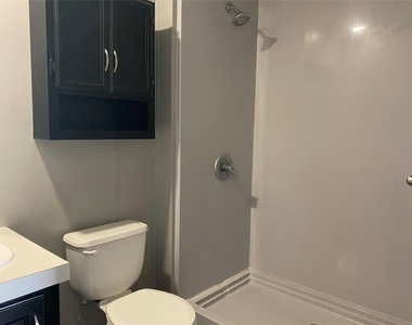 110 Thomas Park Dr - Photo Thumbnail 9