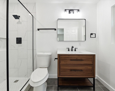 1311 Warrington Dr - Photo Thumbnail 11