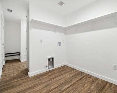 1311 Warrington Dr - Photo Thumbnail 18