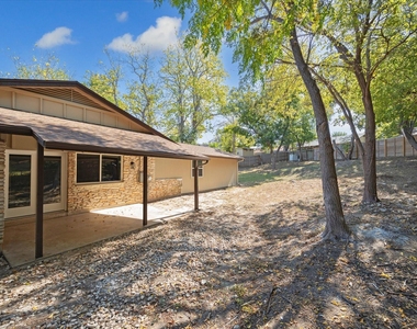1311 Warrington Dr - Photo Thumbnail 19