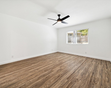1311 Warrington Dr - Photo Thumbnail 10