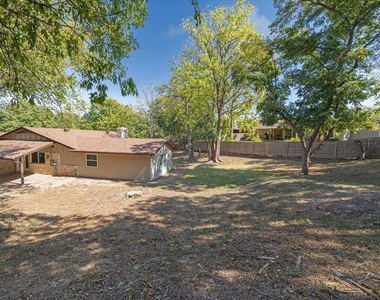 1311 Warrington Dr - Photo Thumbnail 20
