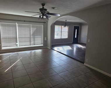 715 Vogel St - Photo Thumbnail 6