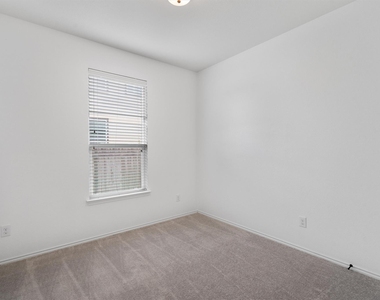 12417 Franklin D Roosevelt St - Photo Thumbnail 23
