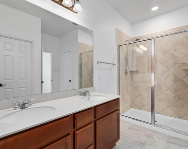 12417 Franklin D Roosevelt St - Photo Thumbnail 15