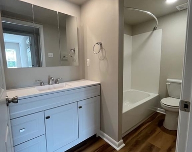 1316 W Chester Pike - Photo Thumbnail 10