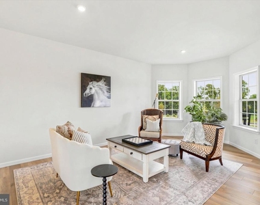 103 Janine Way - Photo Thumbnail 7
