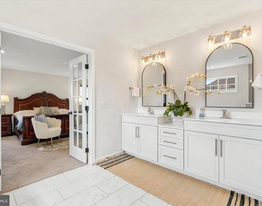 103 Janine Way - Photo Thumbnail 35