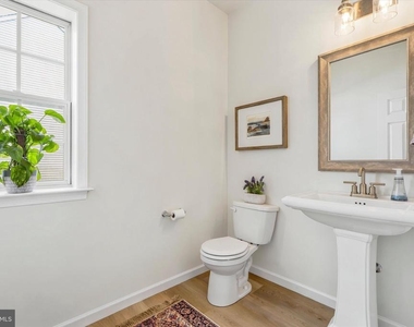 103 Janine Way - Photo Thumbnail 21