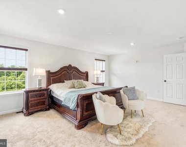 103 Janine Way - Photo Thumbnail 32