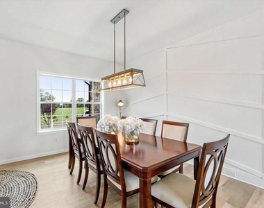 103 Janine Way - Photo Thumbnail 11