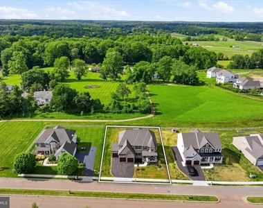 103 Janine Way - Photo Thumbnail 60