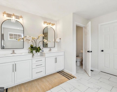 103 Janine Way - Photo Thumbnail 36