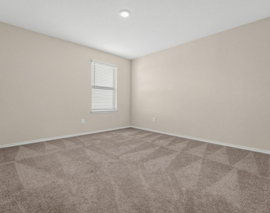 400 Bedford Falls Ln - Photo Thumbnail 8
