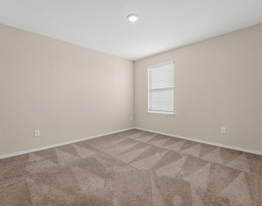 400 Bedford Falls Ln - Photo Thumbnail 7