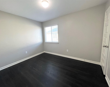 802 Mitchell Dr - Photo Thumbnail 18