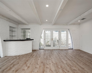4202 N N Hills Dr Dr - Photo Thumbnail 21