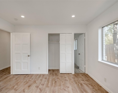 4202 N N Hills Dr Dr - Photo Thumbnail 29