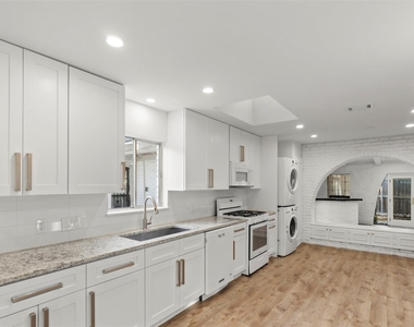 4202 N N Hills Dr Dr - Photo Thumbnail 13