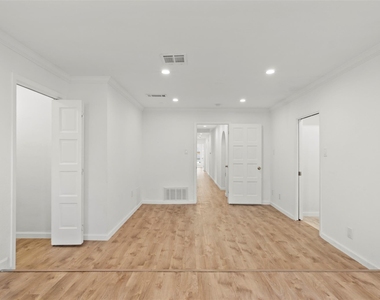 4202 N N Hills Dr Dr - Photo Thumbnail 24