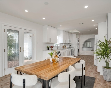 4202 N N Hills Dr Dr - Photo Thumbnail 14