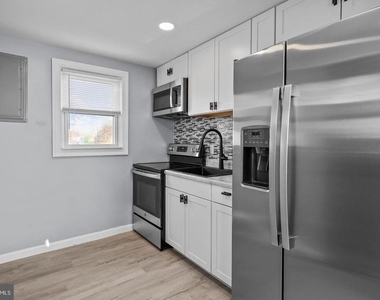 111 Walnut Avenue - Photo Thumbnail 2