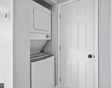 111 Walnut Avenue - Photo Thumbnail 15