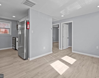 111 Walnut Avenue - Photo Thumbnail 8