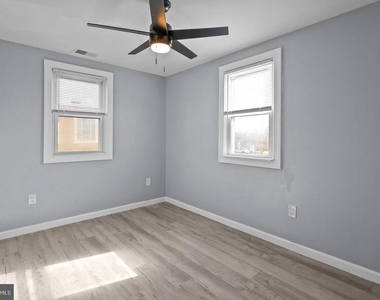 111 Walnut Avenue - Photo Thumbnail 12