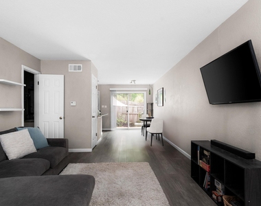1912 Lightsey Rd - Photo Thumbnail 12